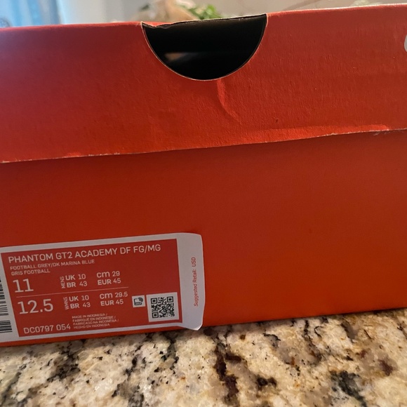 Nike Phantom GT2 Academy DF FG/MG Soccer/Fútbol cleats/boots
